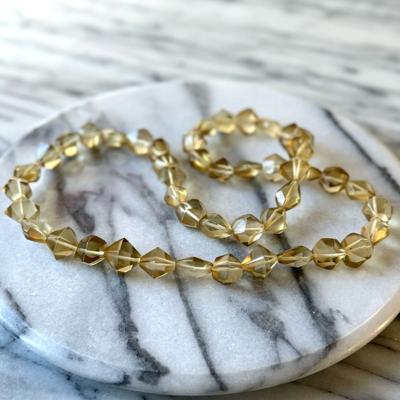 Club Monaco pale gold cut acrylic necklace - Picture 3 of 5